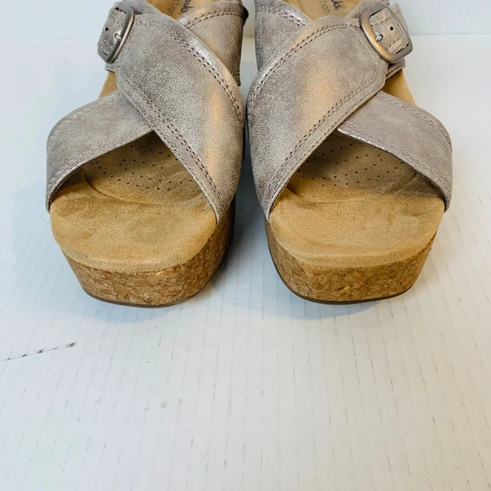 Clarks Collection Leather Wedges Nerisa Pace Size 10 Wide Metallic Silver Cork